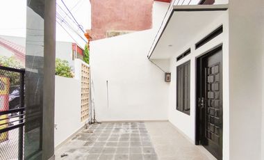 Rumah Hadap Selatan 14 Mnt ke Summarecon Mall Bekasi Siap KPR J-36343