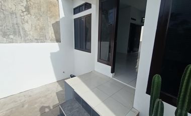dijual rumah siap huni