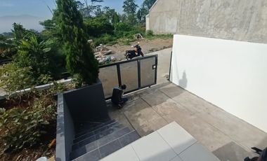 dijual rumah siap huni