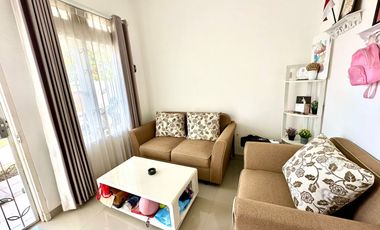 Rumah di kompleks Ayodhya palace meninting