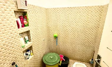 Rumah di kompleks Ayodhya palace meninting