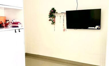 Rumah di kompleks Ayodhya palace meninting