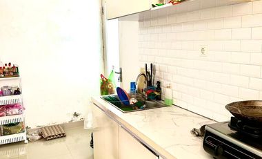 Rumah di kompleks Ayodhya palace meninting