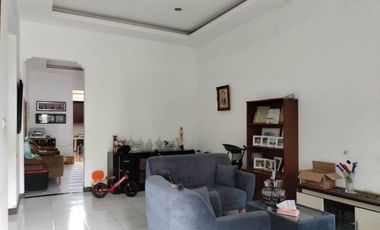 Dijual rumah tanah luas di Komplek Arcamanik Endah Kota Bandung