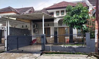 Dijual rumah tanah luas di Komplek Arcamanik Endah Kota Bandung