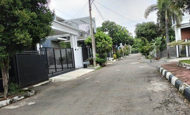 Dijual rumah tanah luas di Komplek Arcamanik Endah Kota Bandung