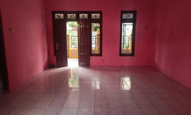 Dijual:  Rumah Nyaman dan Strategis di Puri Permata Grogol