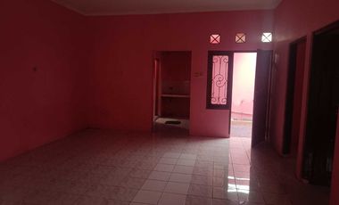 Dijual:  Rumah Nyaman dan Strategis di Puri Permata Grogol