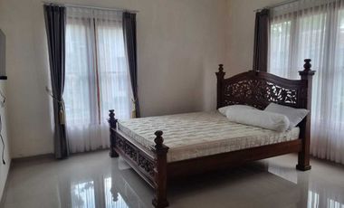 VILLA MEWAH DI BOROBUDUR DENGAN KOLAM RENANG DAN VIEW GUNUNG