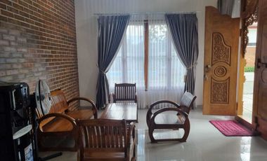 VILLA MEWAH DI BOROBUDUR DENGAN KOLAM RENANG DAN VIEW GUNUNG