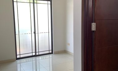 Disewakan Rumah Bagus Cluster Asia di Green Lake City