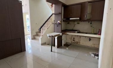 DISEWAKAN CEPAT RUMAH GOLF LAKE DI CENGKARENG
