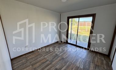 Casa en Arriendo en Casa 260m2 de 4D-4B en Parcela de 2.500m2