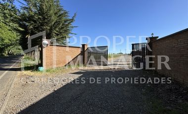 Casa en Arriendo en Casa 260m2 de 4D-4B en Parcela de 2.500m2