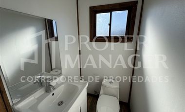 Casa en Arriendo en Casa 260m2 de 4D-4B en Parcela de 2.500m2