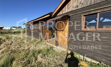 Casa en Arriendo en Casa 260m2 de 4D-4B en Parcela de 2.500m2