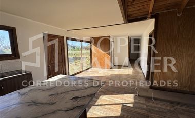 Casa en Arriendo en Casa 260m2 de 4D-4B en Parcela de 2.500m2