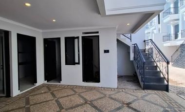 PROMO NEW TOWNHOUSE LOKASI PREMIUM JAGAKARSA