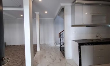 PROMO NEW TOWNHOUSE LOKASI PREMIUM JAGAKARSA