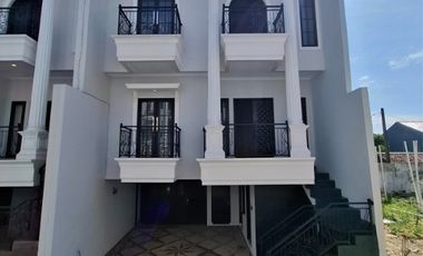 PROMO NEW TOWNHOUSE LOKASI PREMIUM JAGAKARSA
