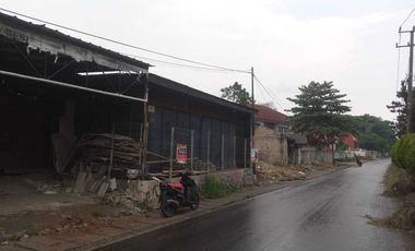 Dijual Tempat Usaha Pinggir Jalan di Cilenggang
