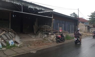 Dijual Tempat Usaha Pinggir Jalan di Cilenggang