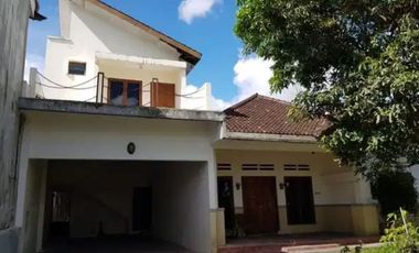 Rumah Hook Luas 557 meter Cocok Hunian Kantor Jalan Aspal Lebar Timoho