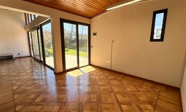 Casa en Arriendo en Las Hualtatas / Arkansas