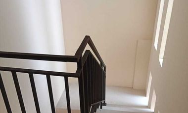 Disewakan Rumah Darmo Indah Asri