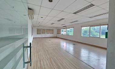 Dijual Gudang Siap Pakai Rapih dan Bersih di Kawasan Delta Silicone 2