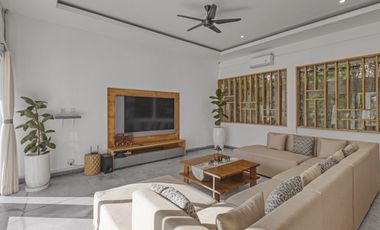 Leasehold - Stunning 5-Bedroom Luxury Villa with Ocean View in Canggu