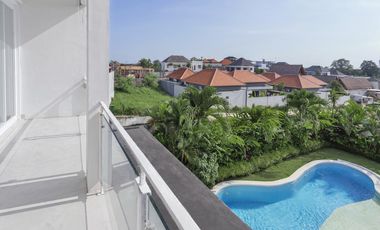 Leasehold - Stunning 5-Bedroom Luxury Villa with Ocean View in Canggu