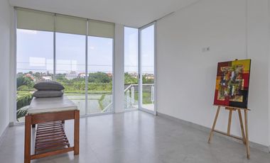 Leasehold - Stunning 5-Bedroom Luxury Villa with Ocean View in Canggu