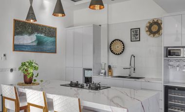 Leasehold - Stunning 5-Bedroom Luxury Villa with Ocean View in Canggu