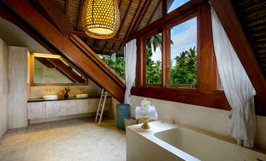 Leasehold - A Tranquil 4-Bedroom Sanctuary with Stunning Sunset Views