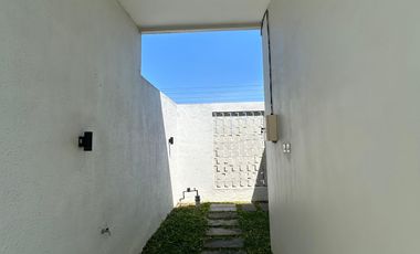 Leasehold - Tranquil villa in Seminyak's dining and entertainment, Bali