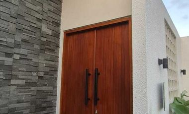 Leasehold - Tranquil villa in Seminyak's dining and entertainment, Bali