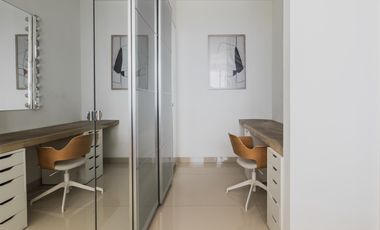 Freehold - Luxurious 4-Bedroom Villa in Ungasan: Modern Elegance