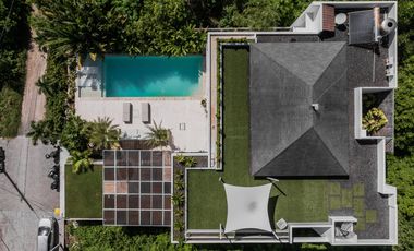 Freehold - Luxurious 4-Bedroom Villa in Ungasan: Modern Elegance