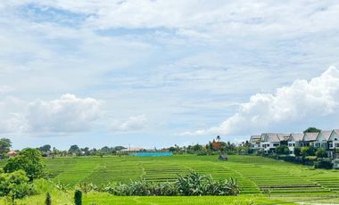 Leasehold - Luxury villa with breathtaking views of majestic mountains