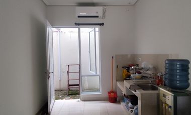 Rumah 2 Lantai 4 Menit ke RS Buah Hati Ciputat SHM Siap Huni J-34459