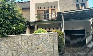 Dijual Cepat Rumah Dua Lantai Dekat Tol Jatiwaringin Pondok Gede