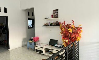 Dijual Cepat Rumah Dua Lantai Dekat Tol Jatiwaringin Pondok Gede