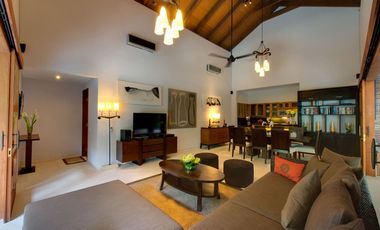 Freehold - Luxurious Balinese Retreat with Spacious Living, Lush Gardens, and Prime Seminyak Location