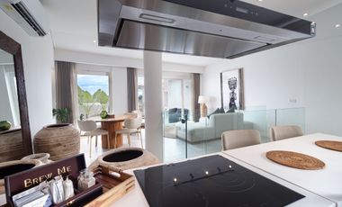 Leasehold - Endless Ocean Views from Your Private Rooftop Jacuzzi - Canggu Penthouse, Bali