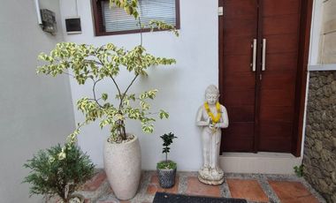 Freehold - Charming Villa for Sale in Kerobokan - Just 300m from Raya Canggu, Bali!