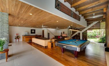 Freehold - Sprawling Luxury Estate with Tropical Gardens and Prime Seminyak Location