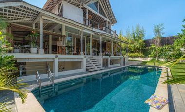 Leasehold - Spacious 6-Bedroom Villa in Batu Bolong, Canggu - Close to the Beach & Restaurants