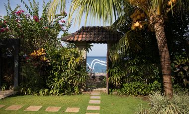 Villa for Sale  Freehold - Where Luxury Meets the Sea - Rare Oceanview Villa in Amed, Bali!