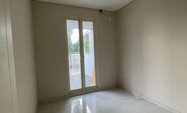 Dijual Rumah Baru Lokasi Strategis Manyar Tirtoyoso